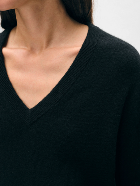 White & Warren Cashmere V Neck