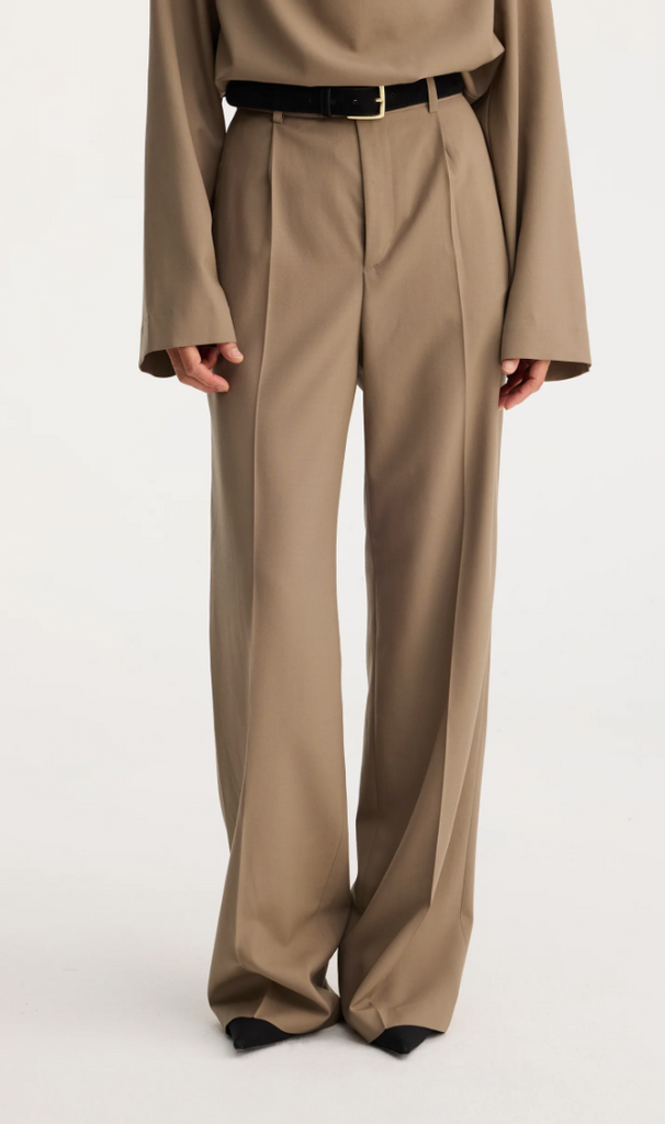 Róhe Relaxed Single Pleated Trousers