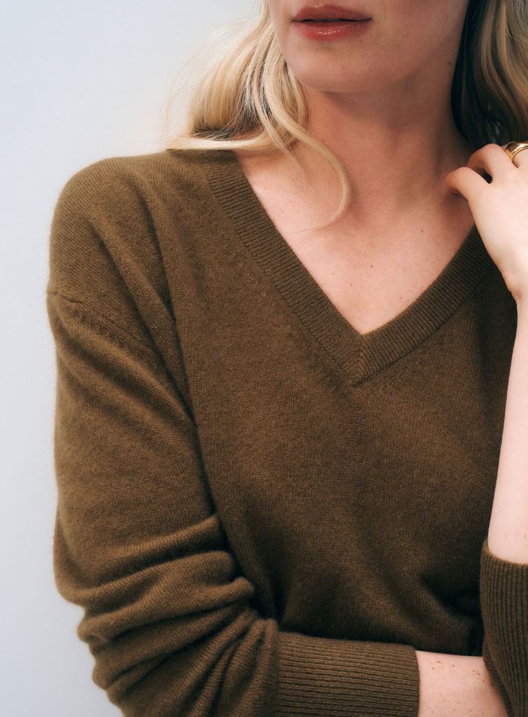 White & Warren Cashmere V-Neck